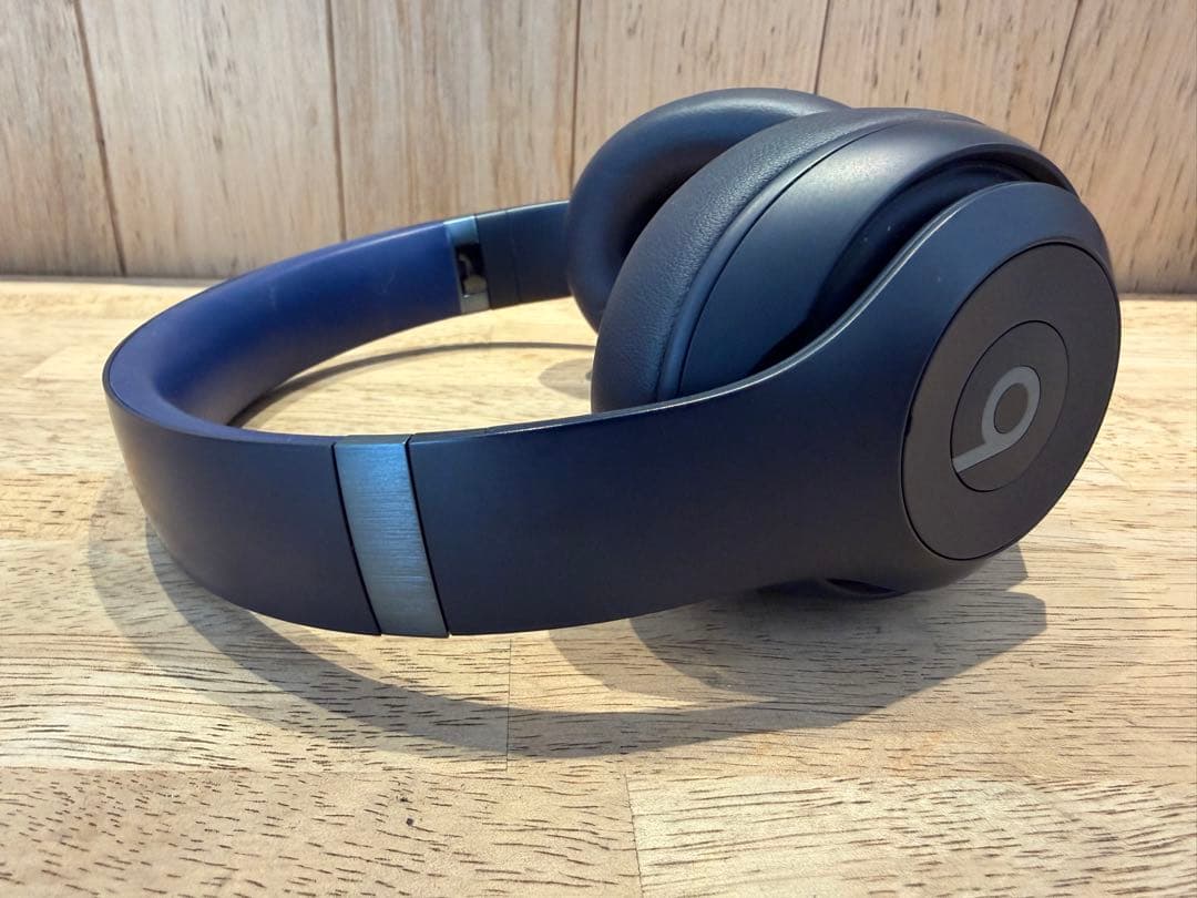 美品 Beats Studio Pro ネイビー　ワイヤレスヘッドホン