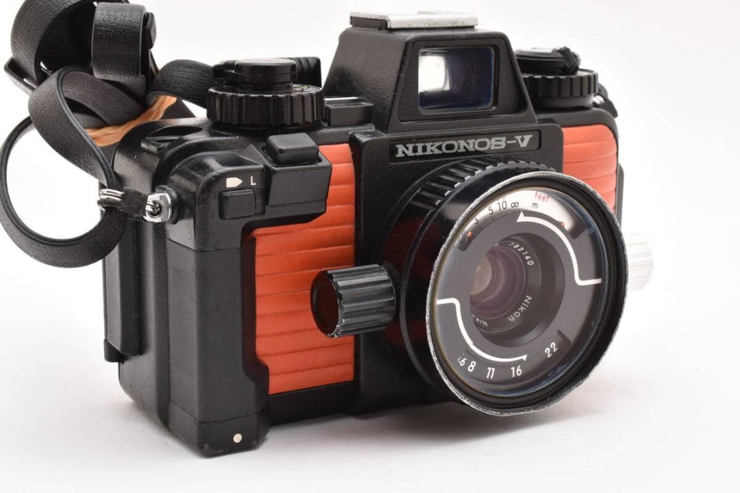 ニコン Nikon NIKONOS-V + 35mm 単焦点付き防水カメラ
