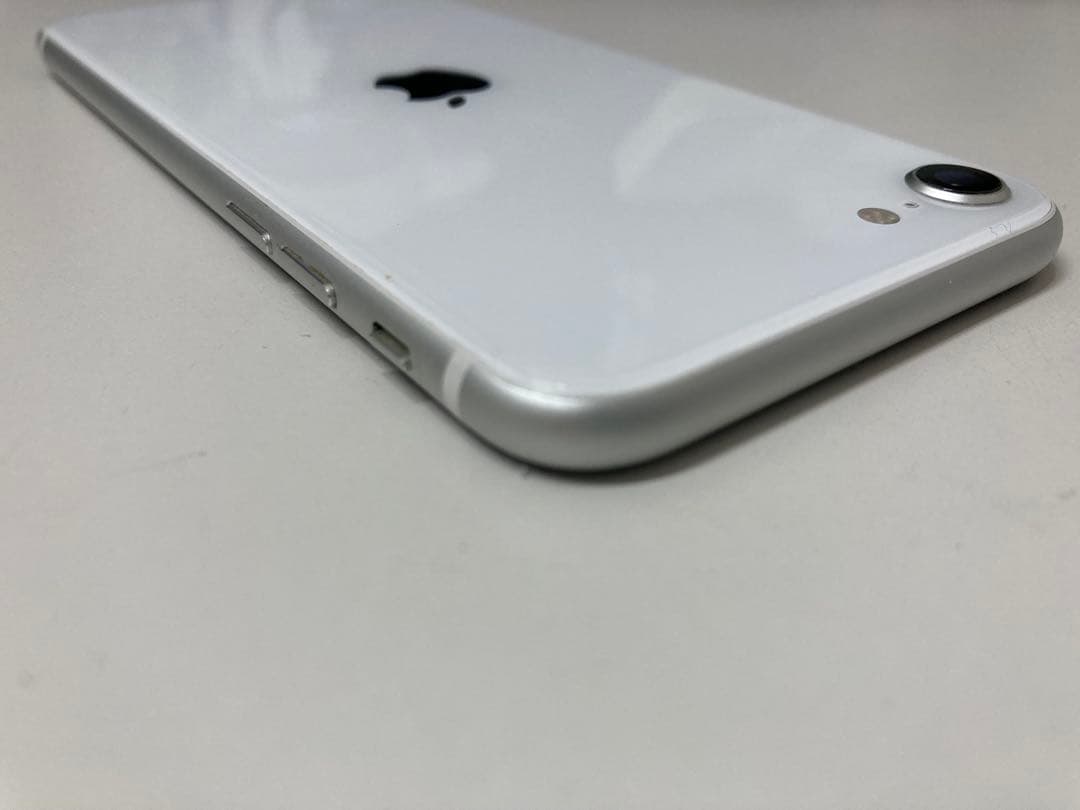iPhone SE 2 64GB ホワイト　SIMフリー　バッテリー　100%