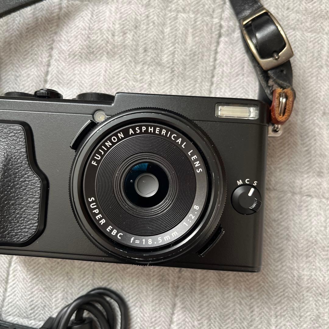 デジタルカメラ FUJIFILM X70