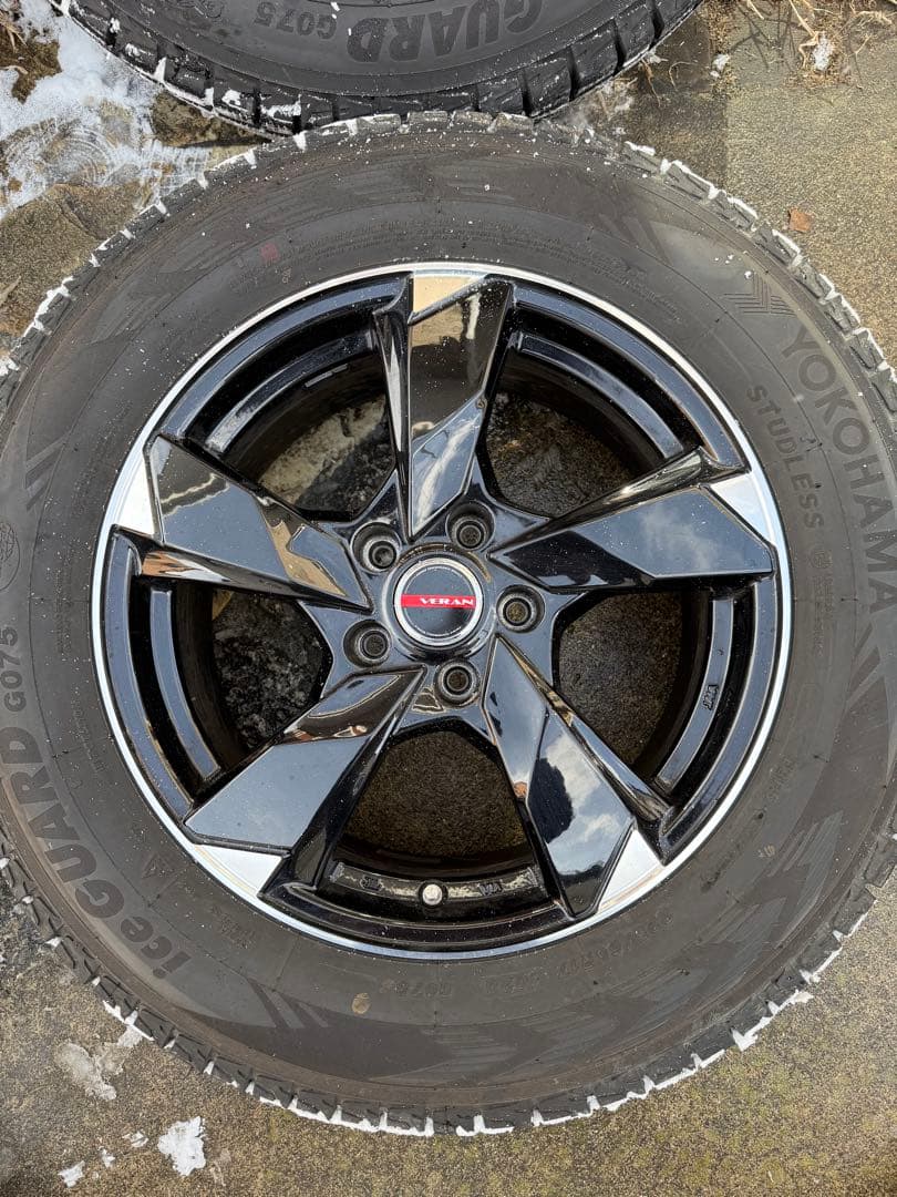 レアマイスター　プレミックスVERAN V 17インチ４本スタッドレスタイヤ付き