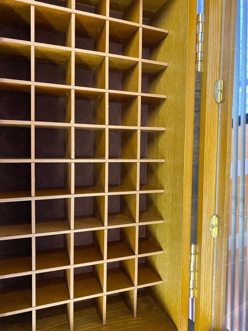 doTERRA 木製ガラス蓋付き エッセンシャルオイル瓶50本収納 ボックス