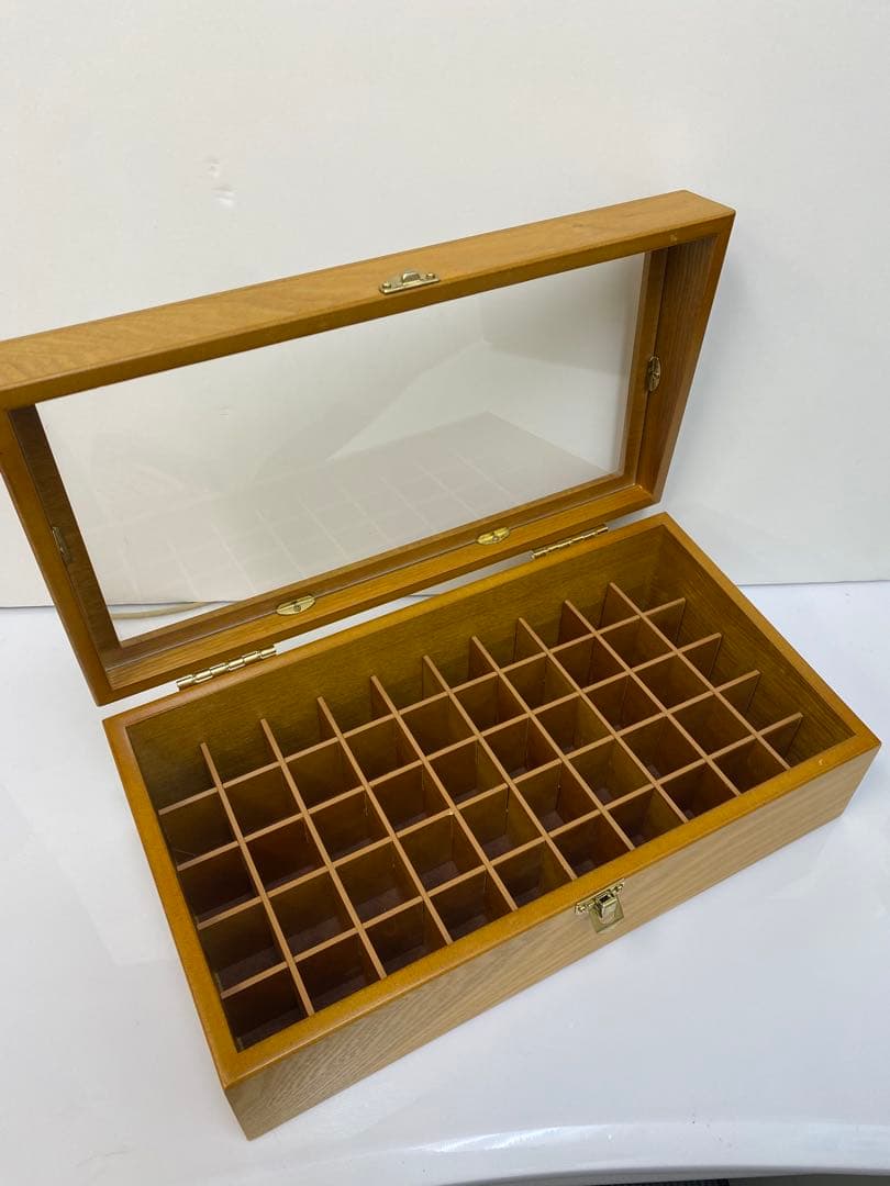 doTERRA 木製ガラス蓋付き エッセンシャルオイル瓶50本収納 ボックス