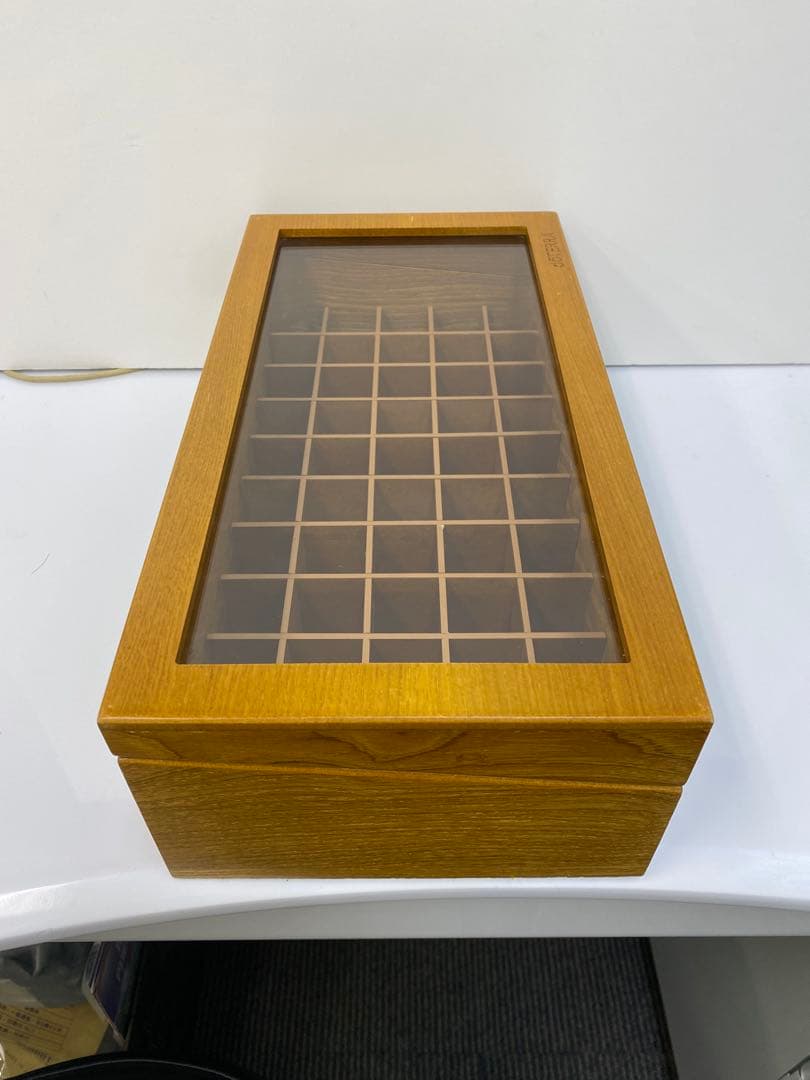 doTERRA 木製ガラス蓋付き エッセンシャルオイル瓶50本収納 ボックス