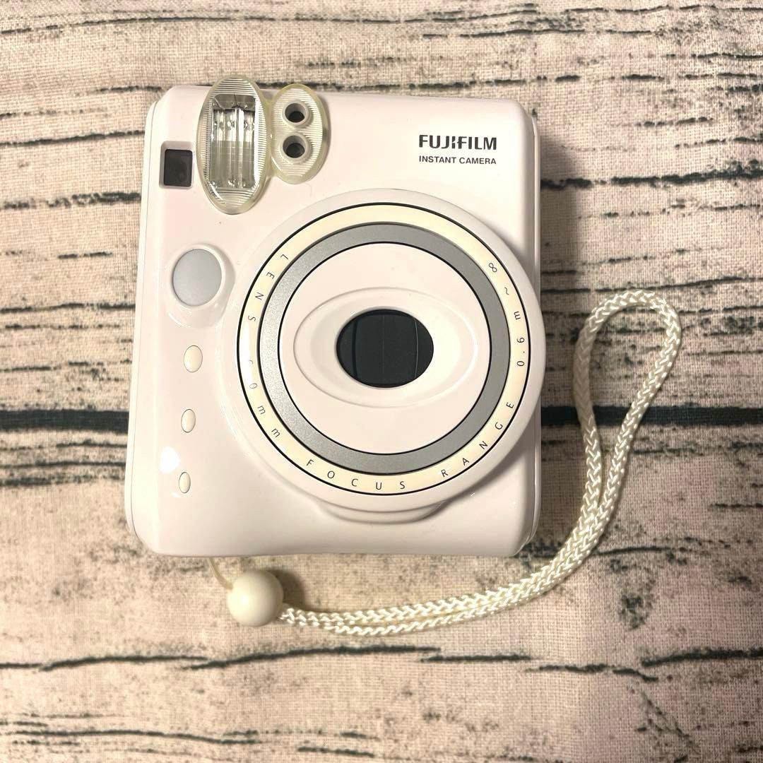 チェキ　ピアノホワイト　instax mini 50S FUJIFILM カメラ