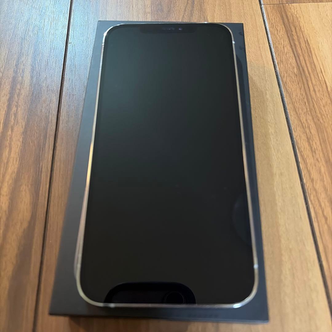 美品　Apple iPhone 12 Pro maxシルバー