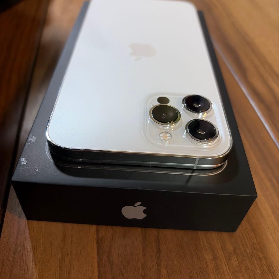 美品　Apple iPhone 12 Pro maxシルバー