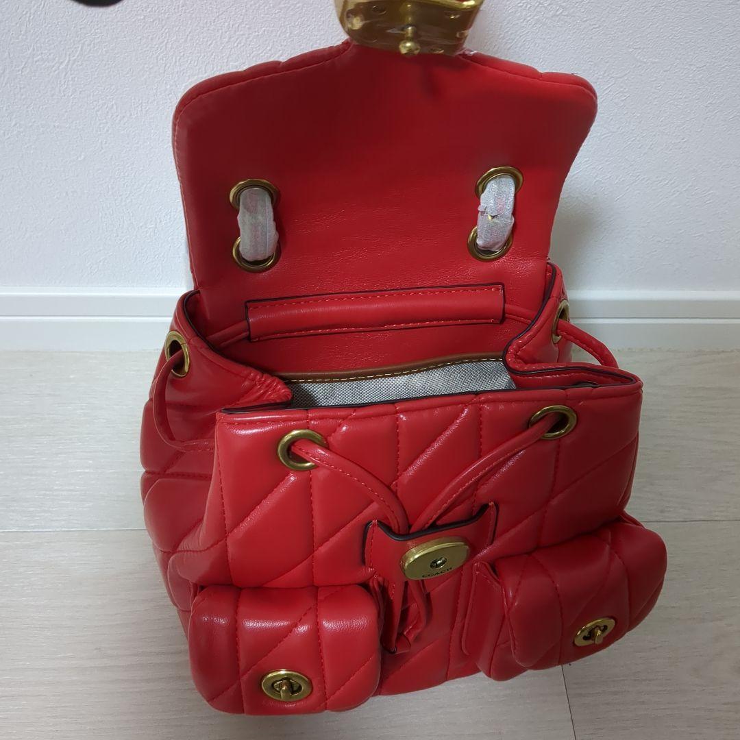 【新品】COACH　タビー バックパック・キルティング　レッド系　CU077