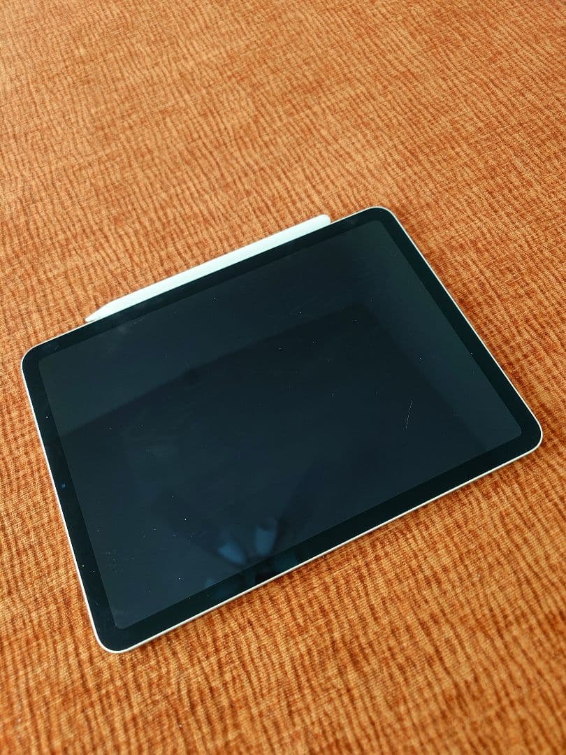 Apple iPad シルバー 本体 + Apple Pencil