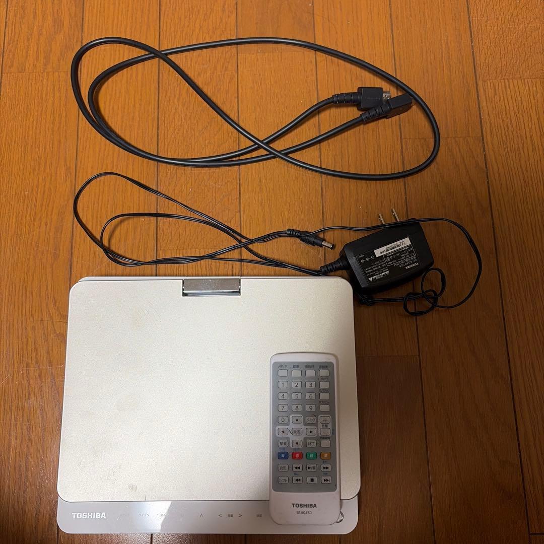 TOSHIBA　REGZA ポータブルブルーレイプレーヤー　SD-BP900S