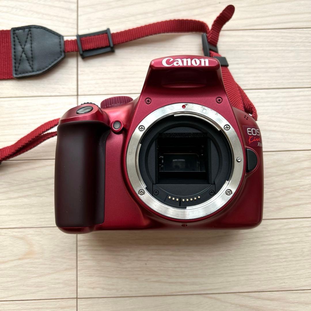 Canon EOS Kiss X50 レッド デジタル一眼レフカメラ