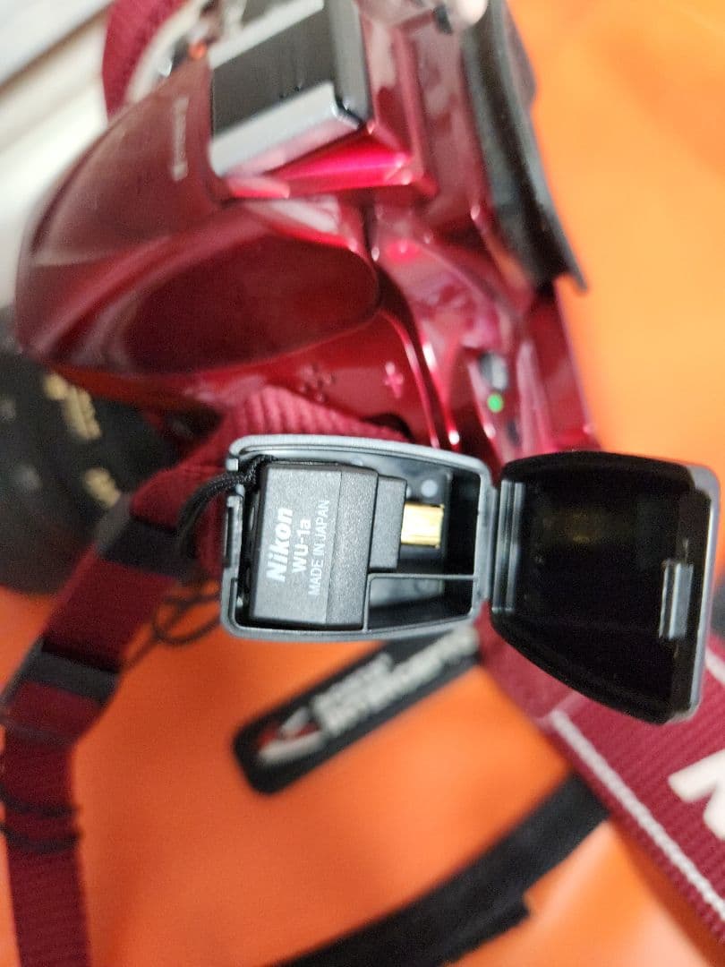 NikonD5200赤色モデル 18-55mmレンズ　55-300mmレンズ付き