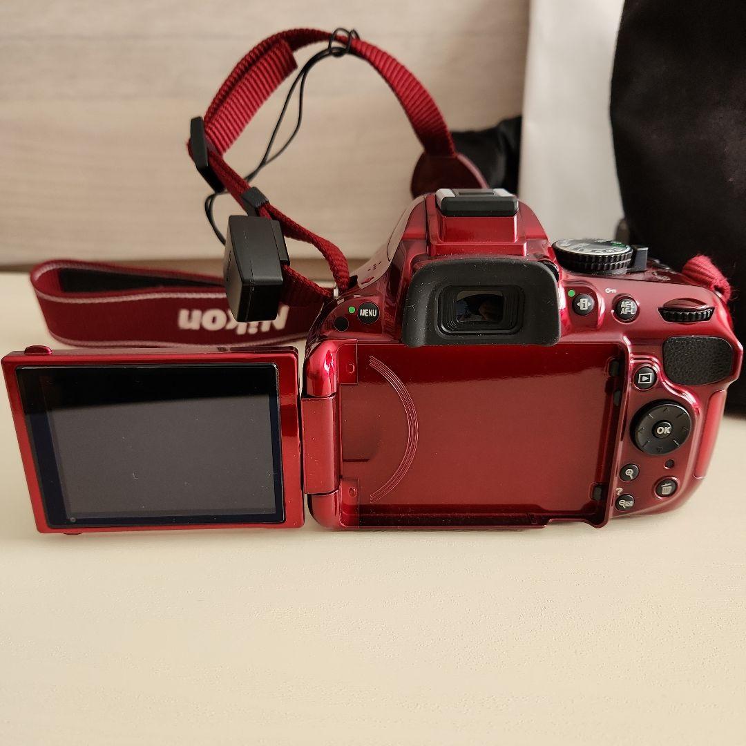 NikonD5200赤色モデル 18-55mmレンズ　55-300mmレンズ付き