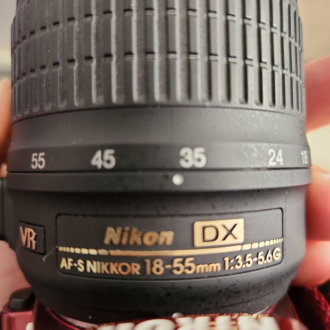 NikonD5200赤色モデル 18-55mmレンズ　55-300mmレンズ付き