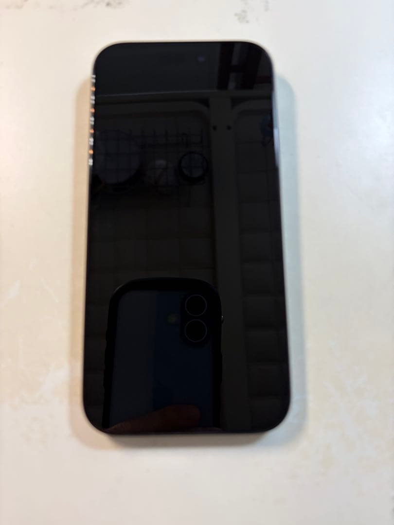 iPhone 15　ブラック　256GB simフリー