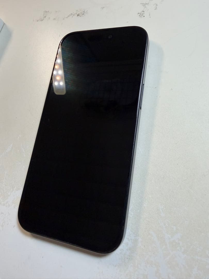 iPhone 15　ブラック　256GB simフリー