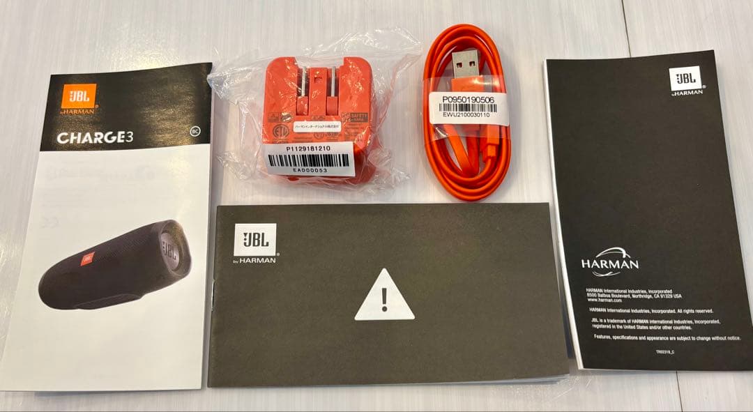 屋外使用なし JBL Charge3 迷彩 同柄ケース付 稼働時間極少付属品完備