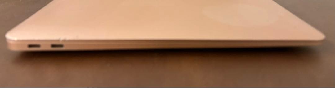 MacBook Air M1チップ搭載　13インチ