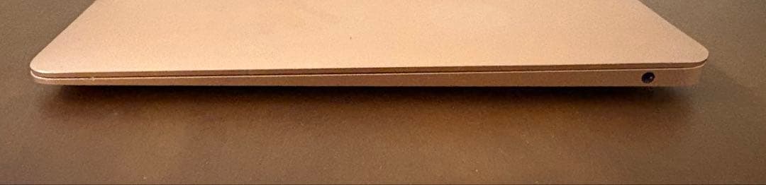 MacBook Air M1チップ搭載　13インチ