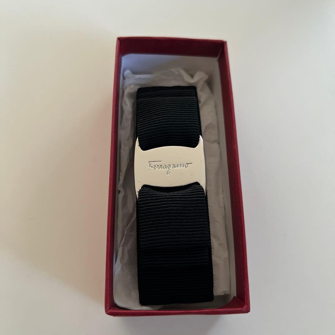 Salvatore Ferragamo 黒リボンヘアクリップ