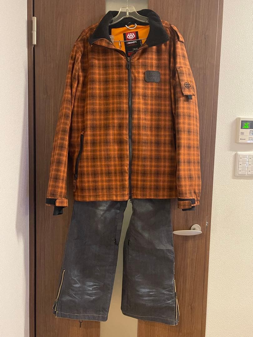 スノーボードウェア 上下セット Lサイズ 686 GUSH