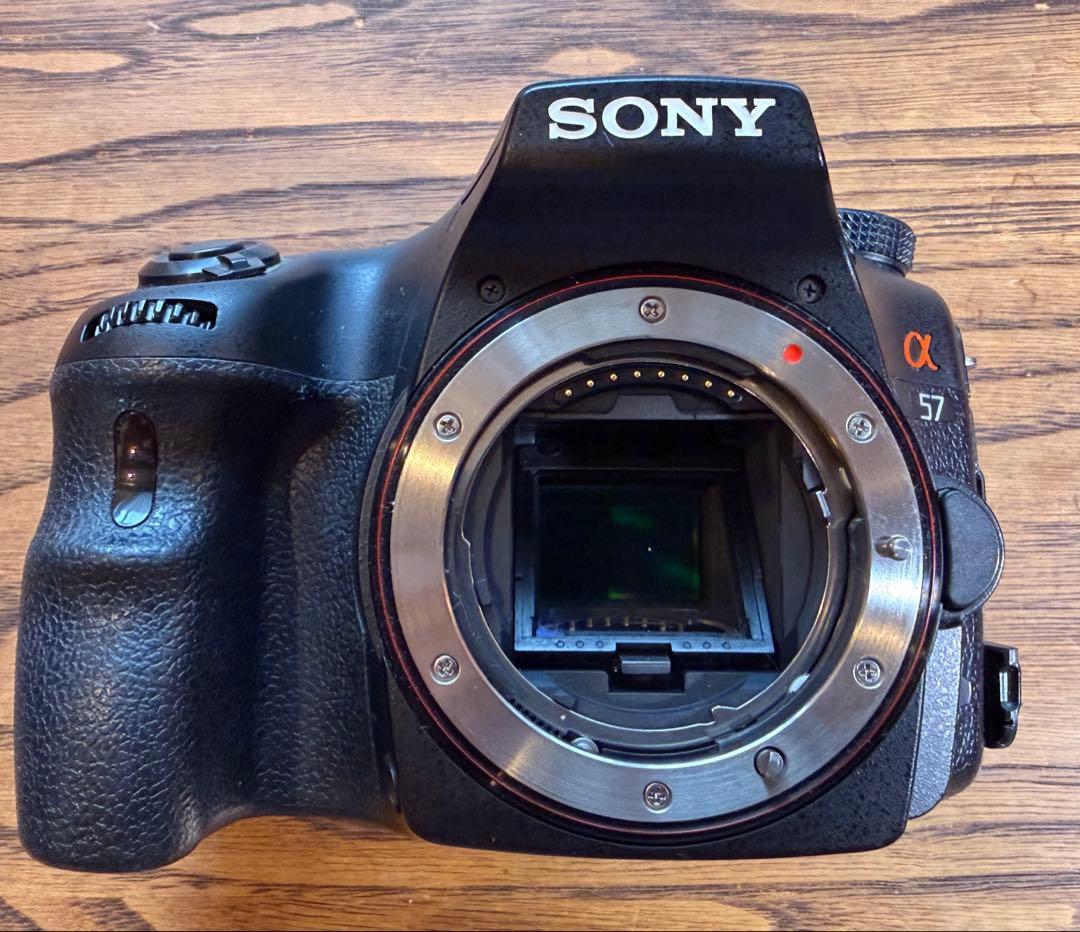 SONY α57 デジタル一眼レフカメラ ダブルズームレンズ付き
