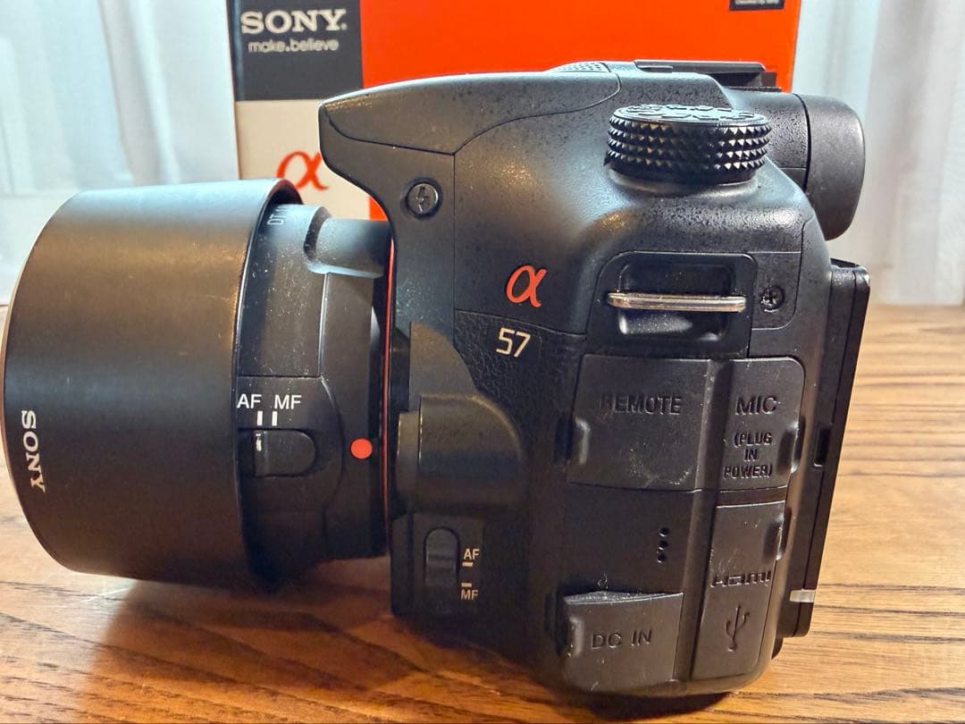 SONY α57 デジタル一眼レフカメラ ダブルズームレンズ付き