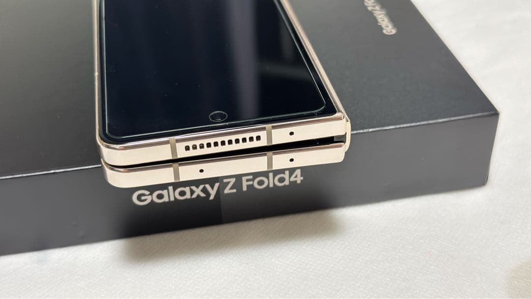 美品 Galaxy Z Fold4 256GB 韓国版 ゴールド SIMフリー
