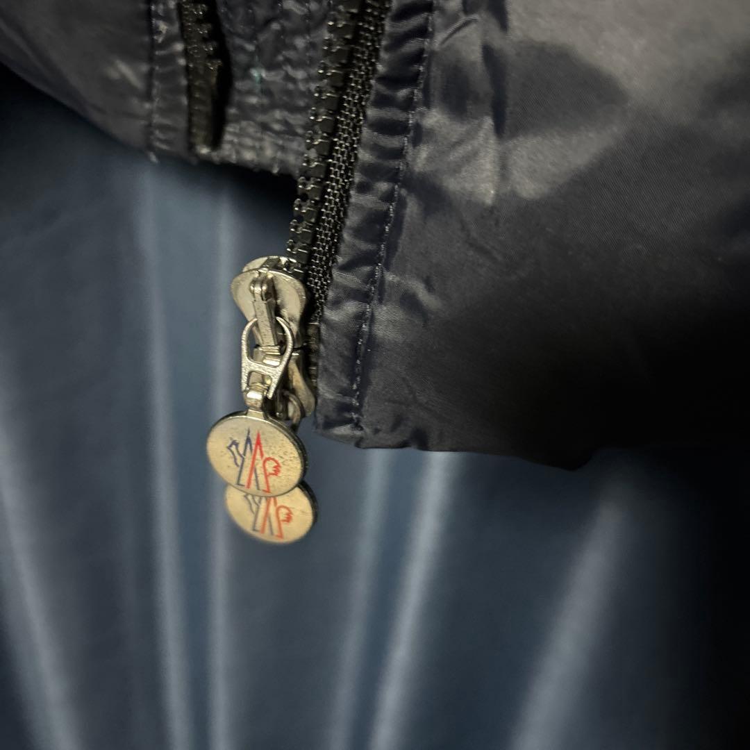 MONCLER ネイビー　ダウンジャケット