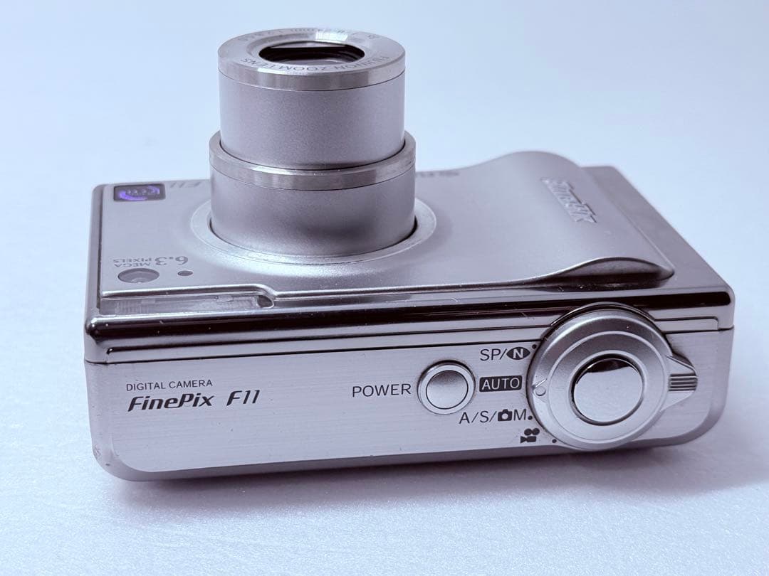 Fujifilm FinePix F11 コンパクトデジタルカメラ