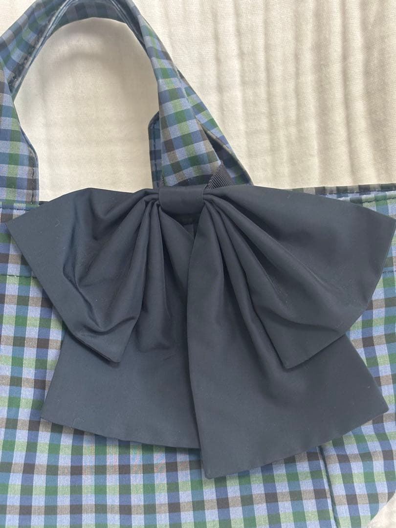 ファミリア青チェックリボン付手提げバッグ