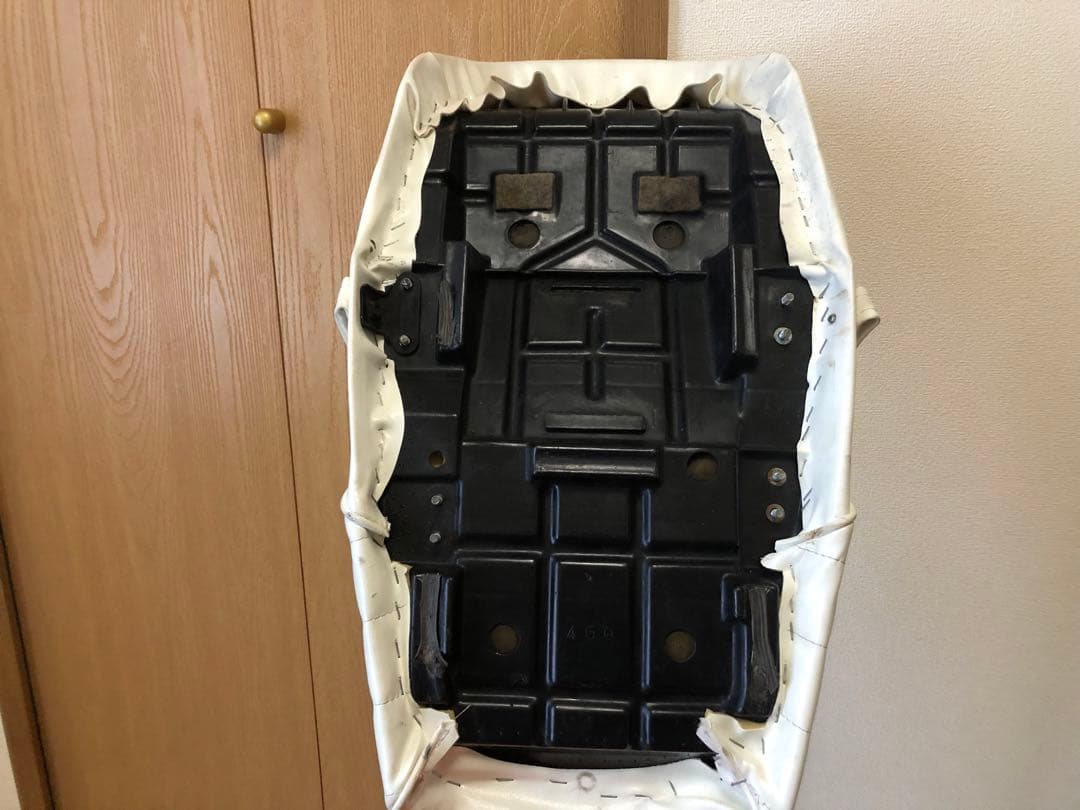 XJ400純正シート白張り替え