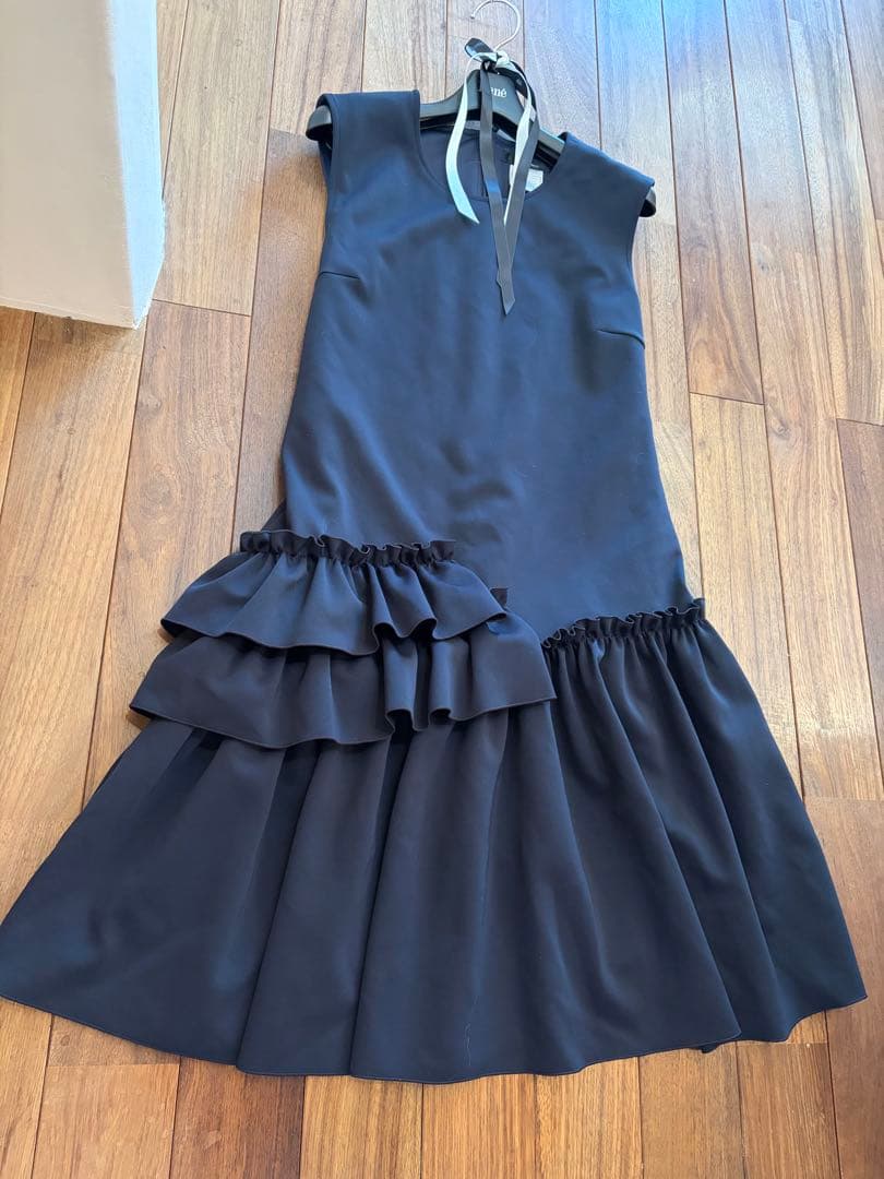 ♡Reneルネ♡ フリル　ワンピース ネイビー 34 確かだいたい7万ぐらい？