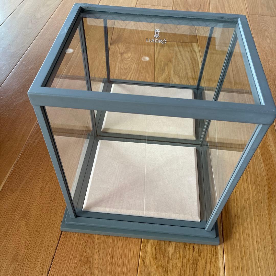 LLADROのガラスケース