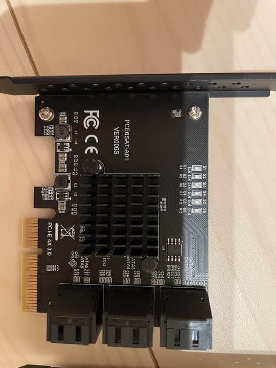 SATAカード 8ポートPCIe拡張カードなど