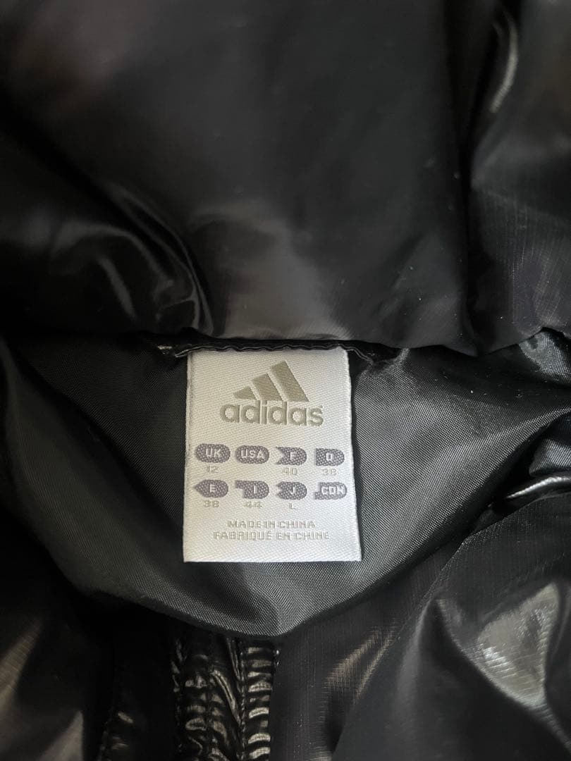 adidas 黒 ダウンジャケット