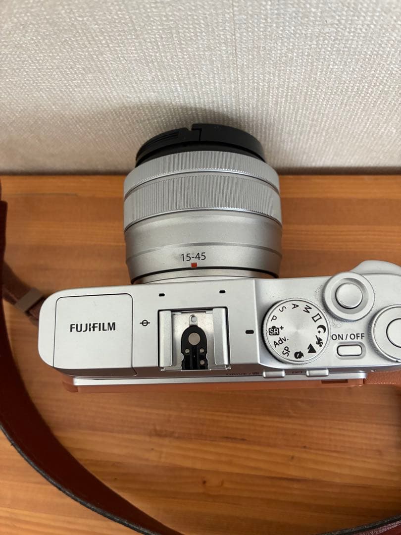 【美品】富士フイルム X-A7 レンズキット 15-45mm シルバー×オレンジ