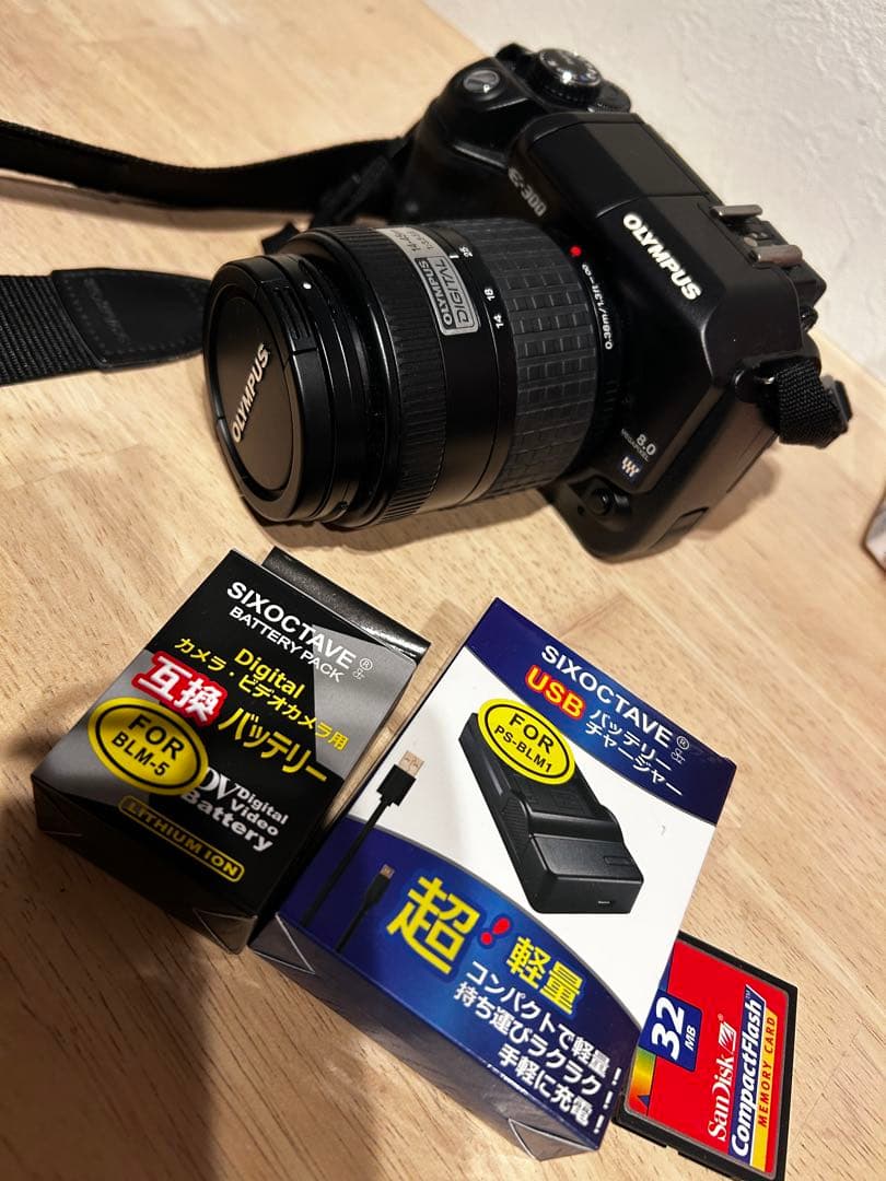 OLYMPUS E-300 デジタル一眼レフカメラ