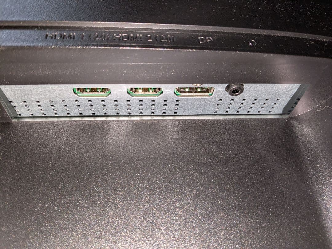 28インチ 4K モニター