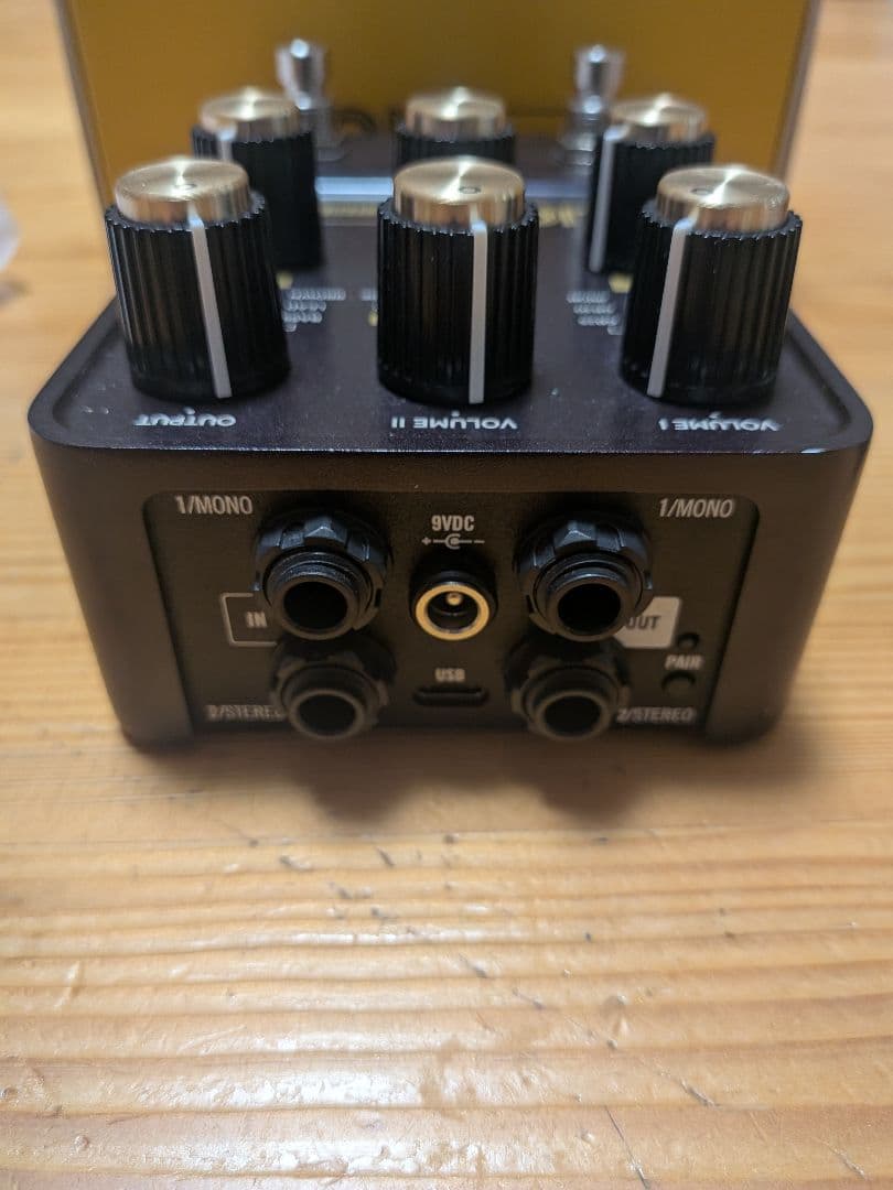 UAFX Lion 専用固定器付き