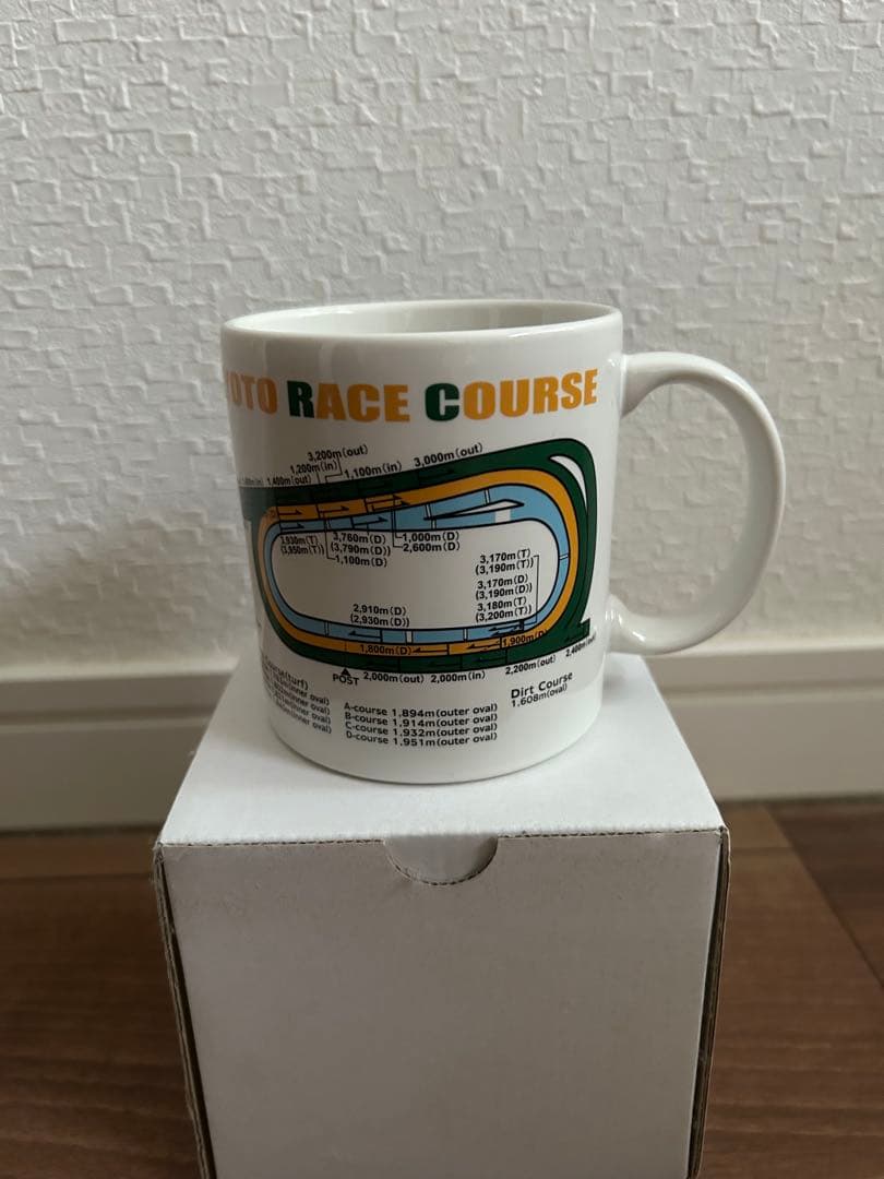 JRA競馬場 灰皿 5点、マグカップ ４点 計９点セット