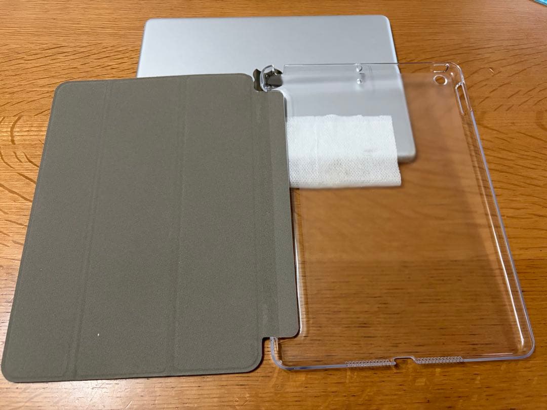 Apple iPad A1893 シルバー