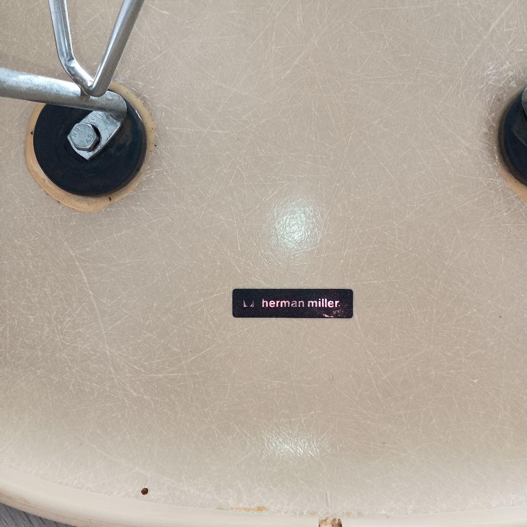ハーマンミラー　イームズ椅子