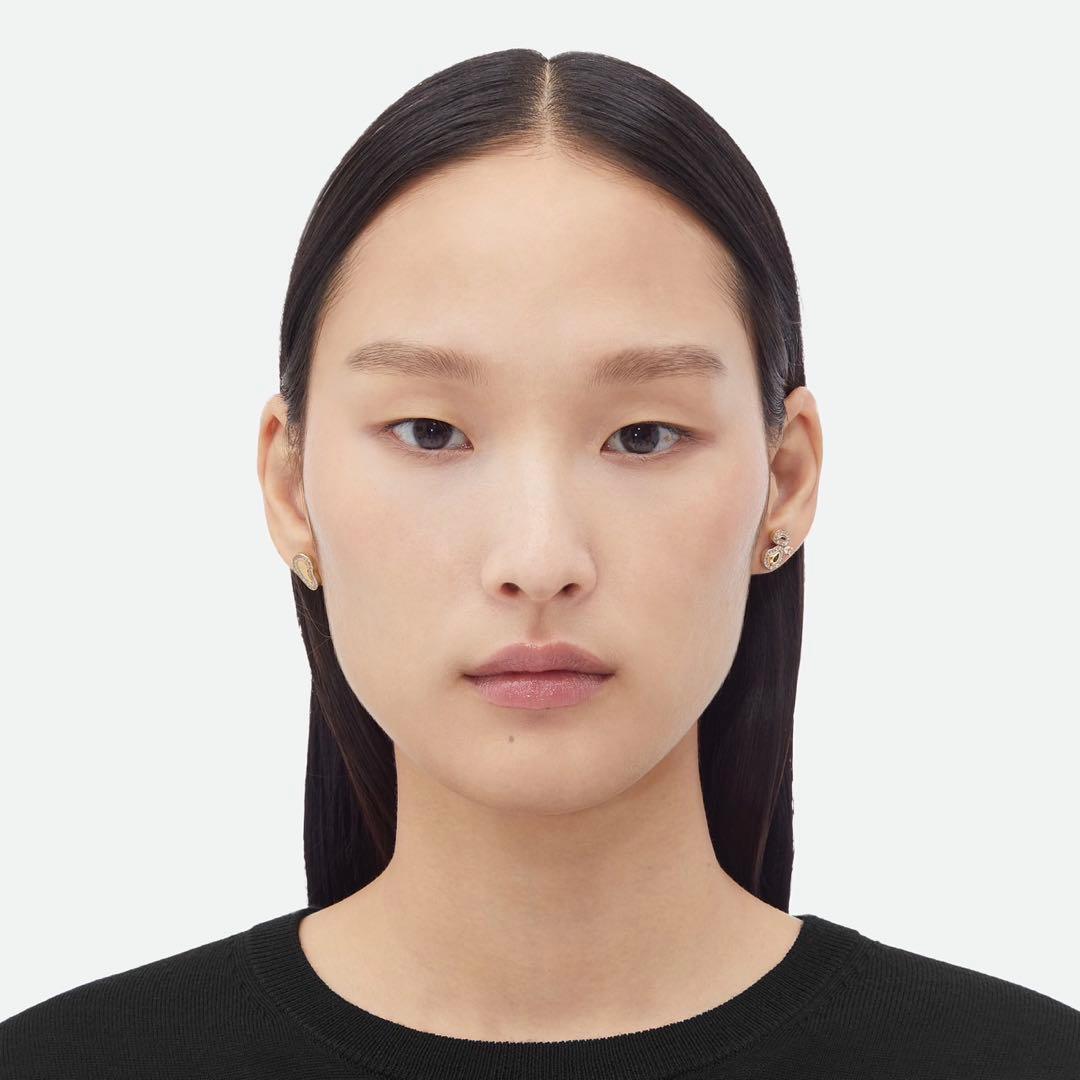 にこ☻ 　BOTTEGA VENETA　 ボッテガヴェネタ　ピアス