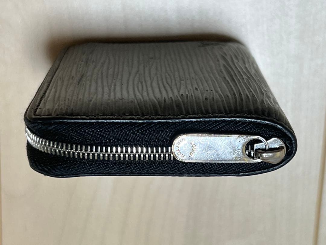 LOUIS VUITTON ルイ ヴィトン ジッピー パース エピ