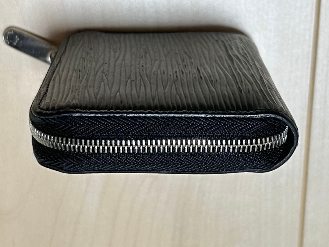 LOUIS VUITTON ルイ ヴィトン ジッピー パース エピ
