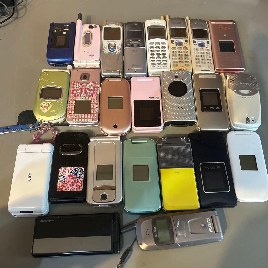 携帯電話　24個まとめ売り