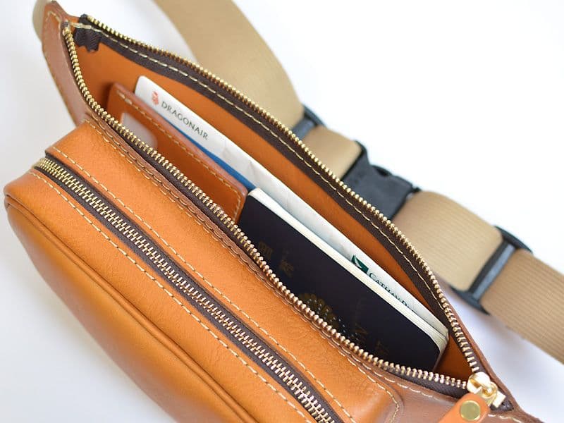 HERZ ヘルツ 羽付きウエストバッグ F-45 未使用品 定価27,500円