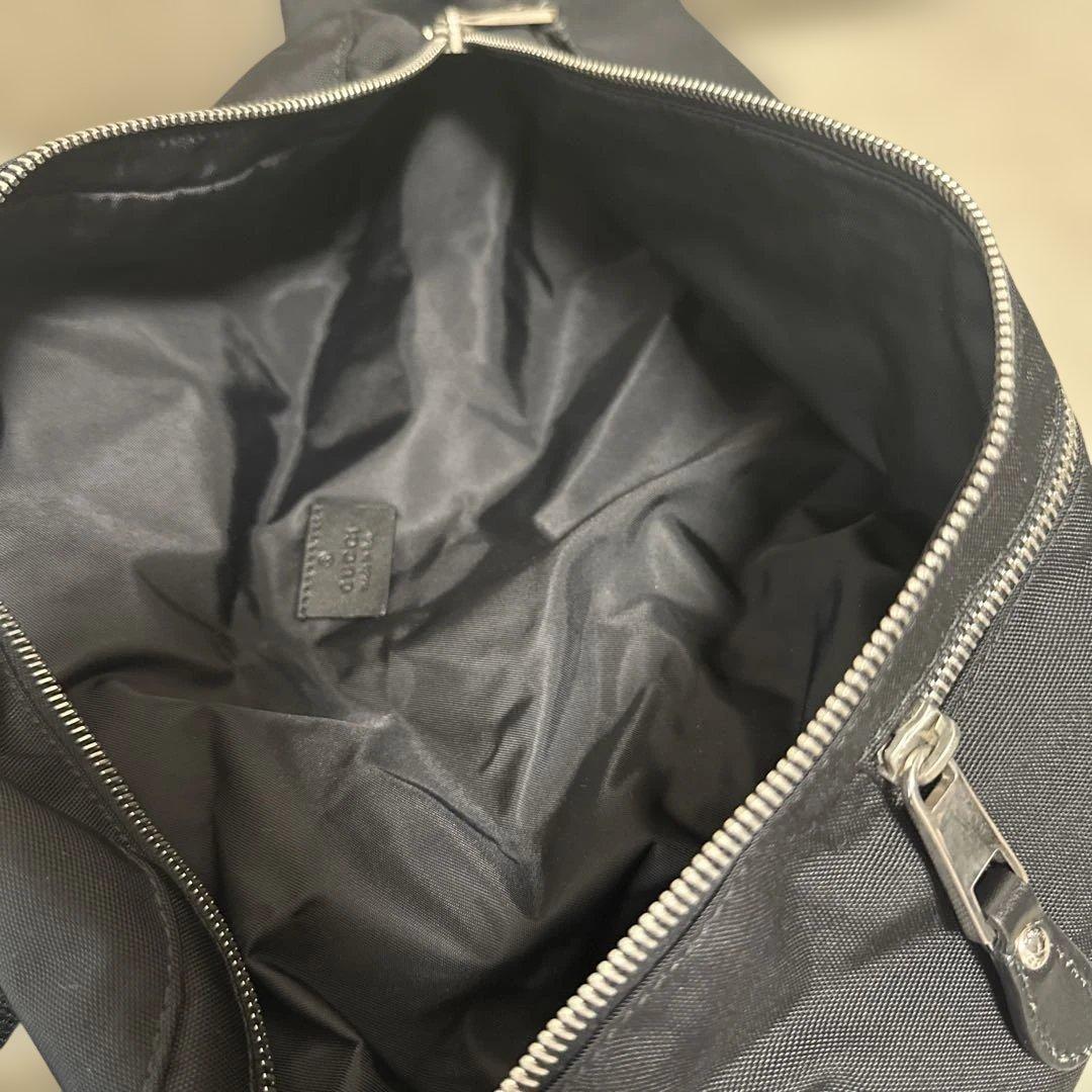 GUCCI ボディーバッグ