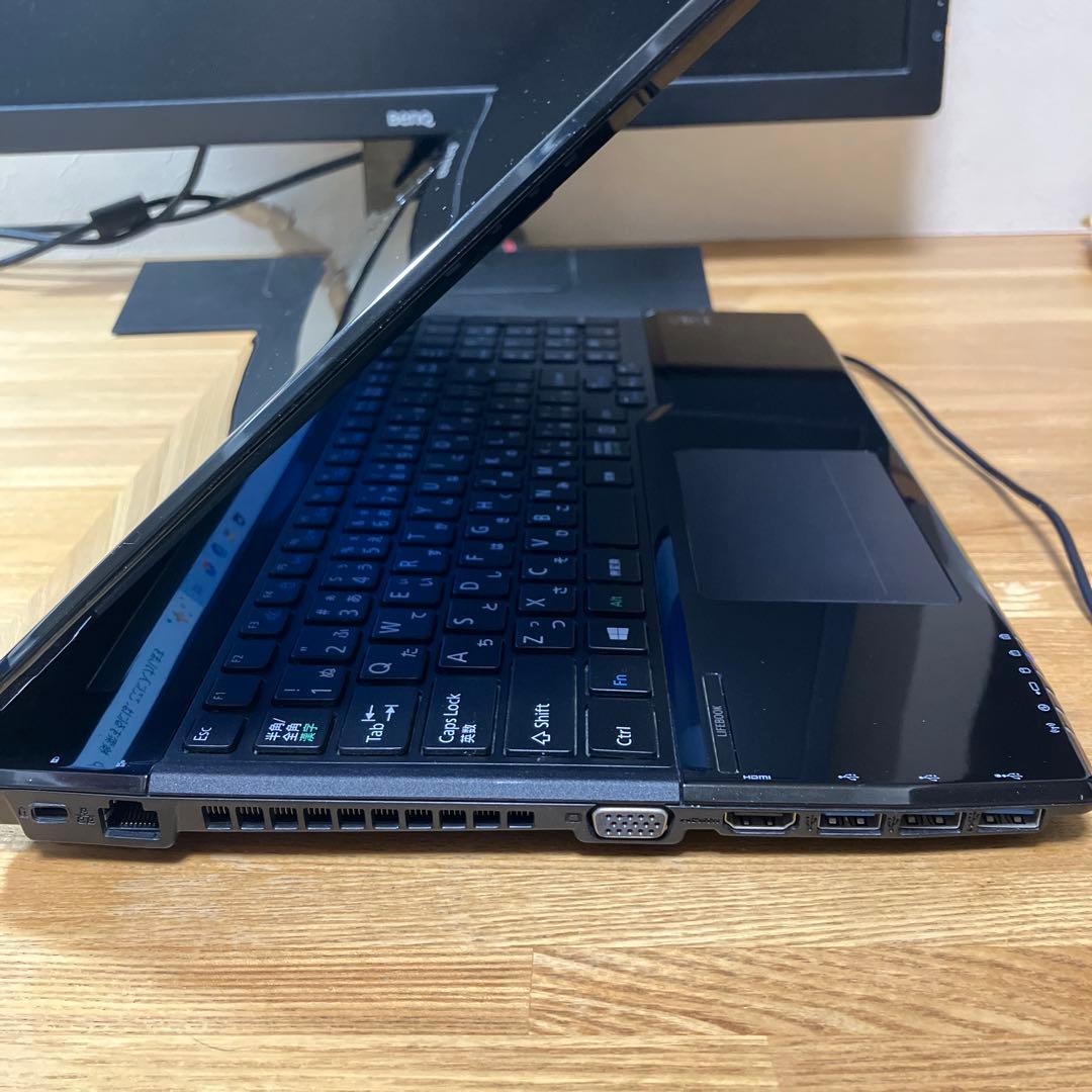 富士通　LIFEBOOK WA1/S i7搭載office2021